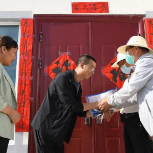 舟曲县首批避险搬迁群众入住兰州新区！