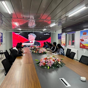 中国十七冶集团兰州新区二片区项目组织观看《党课开讲啦》第一期---《党的光辉历程》 ...