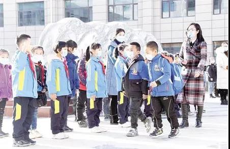 舟曲第7批搬迁群众75名子女顺利入学，开启兰州新区新的征程！ ...