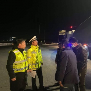 兰州新区西岔园区持续开展道路交通安全联合“夜查”行动！